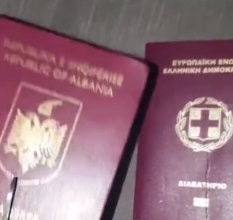 Shqiptari ‘tërbon’ grekët, kjo është videoja që po thyen rrjetin Shqiptari ‘tërbon’ grekët, kjo është videoja që po thyen rrjetin