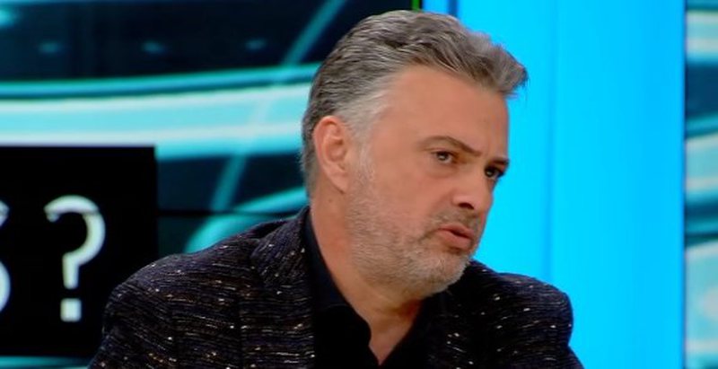 Rrëfehet si asnjëherë më parë Arben Ristani: Çfarë kam hequr kur e bëra Lulin kryetar bashkie me “drejtësi”…duke mbledhur fletë votimi nëpër kazana plehrash Rrëfehet si asnjëherë më parë Arben Ristani: Çfarë kam hequr kur e bëra Lulin kryetar bashkie me “drejtësi”…duke mbledhur fletë votimi nëpër kazana plehrash