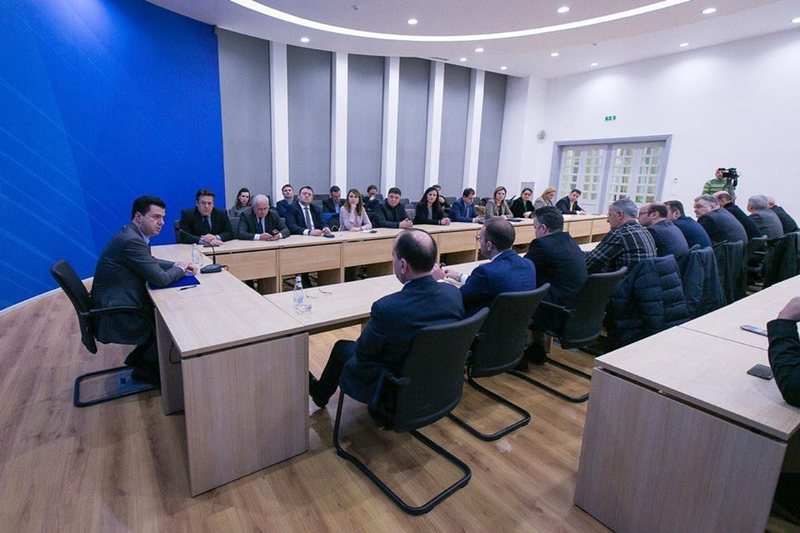 Strategjia e Bashës me Këshillin Kombëtar, Berishës i mbeten vetëm 15 emra besnikë, pjesa dërrmuese në krah të kryetarit Strategjia e Bashës me Këshillin Kombëtar, Berishës i mbeten vetëm 15 emra besnikë, pjesa dërrmuese në krah të kryetarit