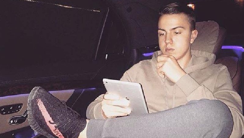 E bujshme! Pas shoqërimit në Komisariatin e Elbasanit, arrestohet Azem Hajdari i vogël dhe shoku i tij: Ja çfarë i ‘fundosi’! E bujshme! Pas shoqërimit në Komisariatin e Elbasanit, arrestohet Azem Hajdari i vogël dhe shoku i tij: Ja çfarë i ‘fundosi’!