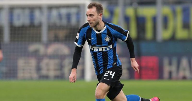 Përloti gjithë botën pas arrestit kardiak që pësoi në mes të fushës! Merret vendimi për Eriksen: S’do të mund të luajë futboll për… Përloti gjithë botën pas arrestit kardiak që pësoi në mes të fushës! Merret vendimi për Eriksen: S’do të mund të luajë futboll për…