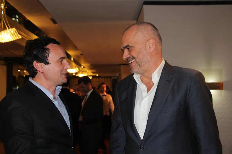 “Jeni i keqardhur se Albin Kurti nuk është nesër në takimin në Shkup?”, ja si përgjigjet kryeministri Rama “Jeni i keqardhur se Albin Kurti nuk është nesër në takimin në Shkup?”, ja si përgjigjet kryeministri Rama