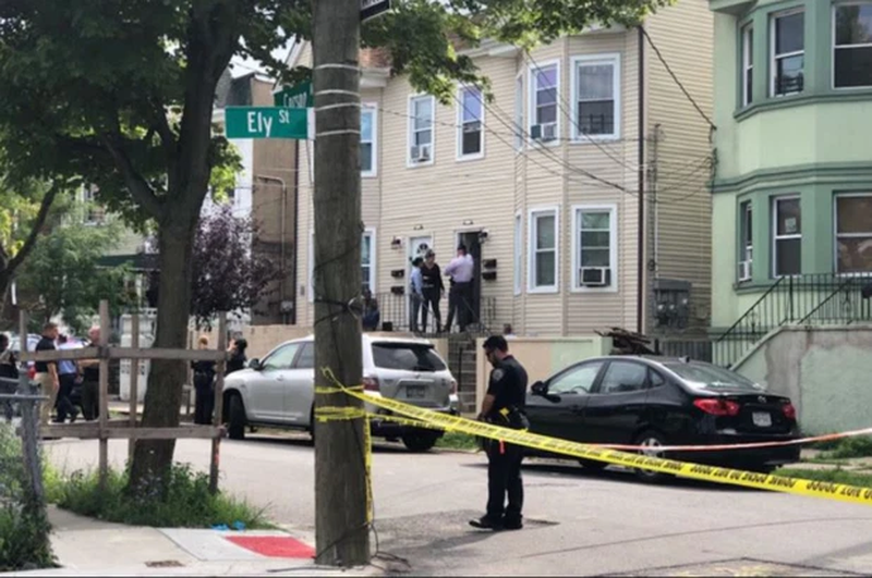 Burrin e gjetën të zhveshur nga mesi e sipër: Zbardhet mesazhi tronditës që i kishin shkruar në gjoks pas ekzekutimit