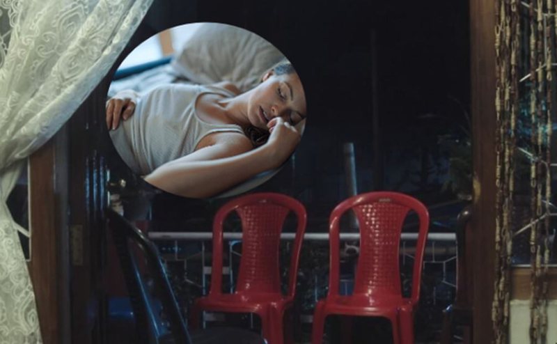 Ndodh edhe kjo! Gruaja lë derën e ballkonit hapur për fresk gjatë natës, kur zgjohet gjen komshiun në krevat duke e … Ndodh edhe kjo! Gruaja lë derën e ballkonit hapur për fresk gjatë natës, kur zgjohet gjen komshiun në krevat duke e …