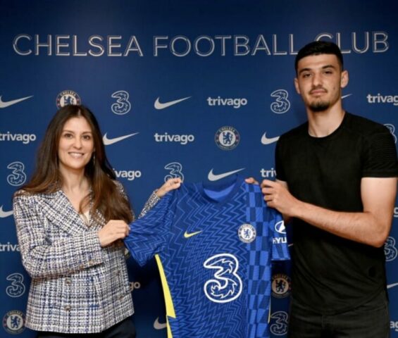 Armando Broja firmos kontratën e re me kampionët e Europës Chelsean! Prezantohet si “yll” nga londinezët Armando Broja firmos kontratën e re me kampionët e Europës Chelsean! Prezantohet si “yll” nga londinezët