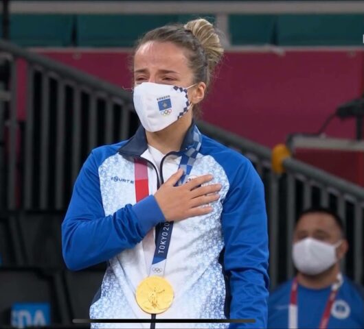 “Jam i gatshëm që këtë kampione t’ia ofroj Shqipërisë”! Si KOKSH-i shqiptar i drejtuar nga Viron Bezhani e largoi Distria Krasniqin, që sot fitoi medaljen e artë në Tokoi?! “Jam i gatshëm që këtë kampione t’ia ofroj Shqipërisë”! Si KOKSH-i shqiptar i drejtuar nga Viron Bezhani e largoi Distria Krasniqin, që sot fitoi medaljen e artë në Tokoi?!