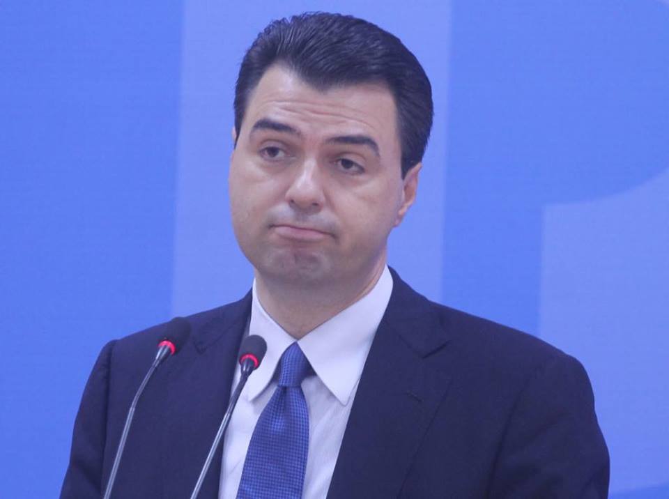 Basha shpalli “fitoren”! Demokratët e diskretitojnë: Je gënjeshtar dhe humbës, largohu! Basha shpalli “fitoren”! Demokratët e diskretitojnë: Je gënjeshtar dhe humbës, largohu!