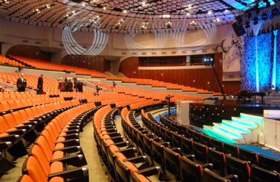 Ja karakteristikat zyrtare të sallës në Pallatin e Kongreseve! Jemin Gjana vazhdon gënjeshtrën e Bashës: Salla 2100 vendesh kanë votuar 5703 delegat Ja karakteristikat zyrtare të sallës në Pallatin e Kongreseve! Jemin Gjana vazhdon gënjeshtrën e Bashës: Salla 2100 vendesh kanë votuar 5703 delegat