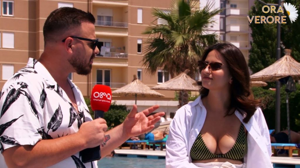 Për kë ta ketë vallë moderatorja: Televizioni ka nevojë për “pjeshka” si ne që të kënaqin syrin, jo për pleq Për kë ta ketë vallë moderatorja: Televizioni ka nevojë për “pjeshka” si ne që të kënaqin syrin, jo për pleq