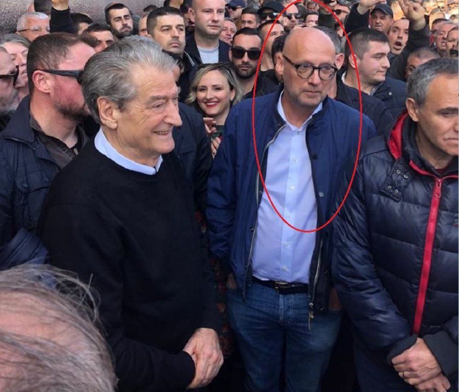 “Këshilltari gjerman” i Bashës i shkruan ambasadores Yuri Kim: Berisha ka bërë shumë për perëndimin dhe Shqipërinë! Ai është një njeri i SHBA dhe BE dhe s’ka lidhje me krimin “Këshilltari gjerman” i Bashës i shkruan ambasadores Yuri Kim: Berisha ka bërë shumë për perëndimin dhe Shqipërinë! Ai është një njeri i SHBA dhe BE dhe s’ka lidhje me krimin