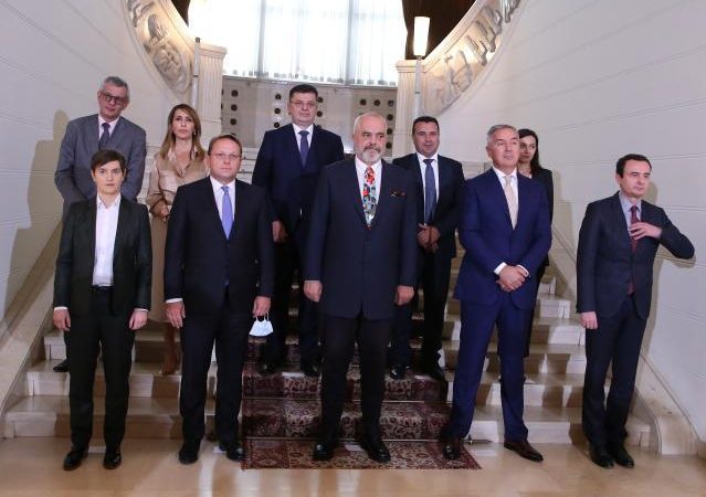 Krijimi i Bashkimit Ballkanik: Karshillik ndaj BE-së apo shantazh dhe mosbesim Krijimi i Bashkimit Ballkanik: Karshillik ndaj BE-së apo shantazh dhe mosbesim