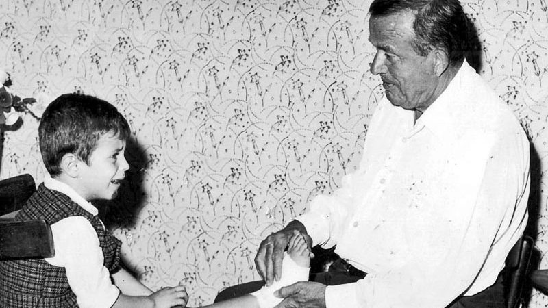 Historia e “Cenit të Shijakut”, mjekut shqiptar që shëroi mbi 700.000 pacientë Historia e “Cenit të Shijakut”, mjekut shqiptar që shëroi mbi 700.000 pacientë