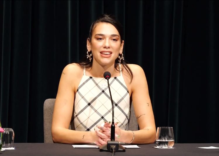 Dua Lipa: Mund të bëj një këngë shqip që të çudisë botën, dua të ndryshoj mendimin që bota ka për shqiptarët Dua Lipa: Mund të bëj një këngë shqip që të çudisë botën, dua të ndryshoj mendimin që bota ka për shqiptarët