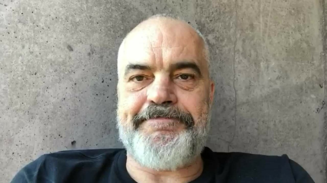 BATUTAT/ Rama: Hyjnë në BE kur Turqia të ketë Presidencën! Jam kryeministri më i mirë mes… piktorëve S’ka më përgatitje për dasmën e tretë me BE, vafsh në djall! BATUTAT/ Rama: Hyjnë në BE kur Turqia të ketë Presidencën! Jam kryeministri më i mirë mes… piktorëve S’ka më përgatitje për dasmën e tretë me BE, vafsh në djall!