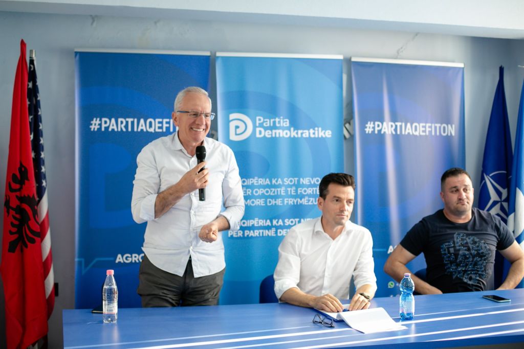 DEBATET/ Ferdinand Xhaferraj përplaset me nënkryetarin e PD: Ti e ke vrarë tri herë PD-në, më 97, 2003 dhe 2021