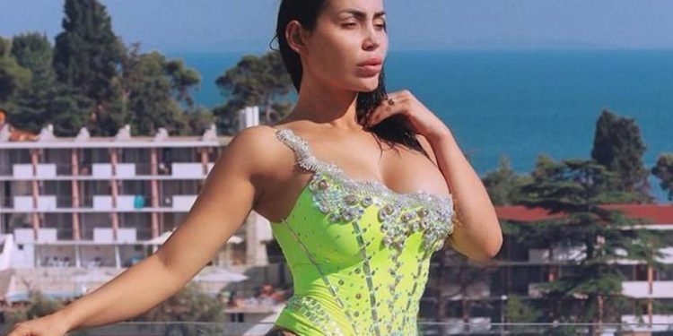 VIDEO/ E shpallur në kërkim: Ja momenti kur Fjolla Morina u ndalua nga policia! A do sillet si me rastin “Babale” drejtësia kosovare duke mos e ekstraduar?! VIDEO/ E shpallur në kërkim: Ja momenti kur Fjolla Morina u ndalua nga policia! A do sillet si me rastin “Babale” drejtësia kosovare duke mos e ekstraduar?!