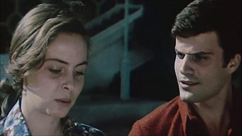 Aktorja e mirënjohur Anisa Markarian festoi 59 vjetorin e lindjes Aktorja e mirënjohur Anisa Markarian festoi 59 vjetorin e lindjes