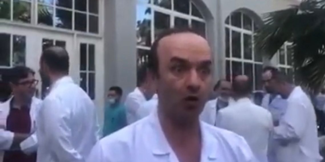 Bluzë “zibardhët” apo bluza të bardha me kapuç të zi?! Bluzë “zibardhët” apo bluza të bardha me kapuç të zi?!