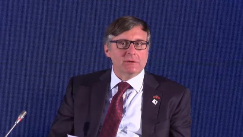 Kur SHBA “urdhëron” Kur SHBA “urdhëron”