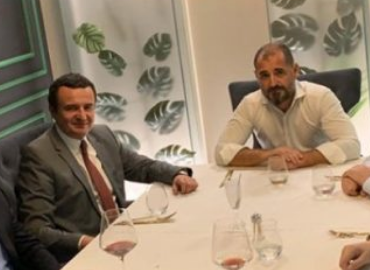 Çim Peku si analist gjeopolitike: Veç Albin Kurti është kristal në rajon, të tjerët janë pro-serbë! Rama na solli Vuçiçin në Durrës që të na ndihmonte për zonat e prekura të tërmetit Çim Peku si analist gjeopolitike: Veç Albin Kurti është kristal në rajon, të tjerët janë pro-serbë! Rama na solli Vuçiçin në Durrës që të na ndihmonte për zonat e prekura të tërmetit