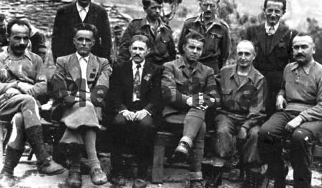 U eliminuan nga Enver Hoxha! Historia tragjike e ushtarakëve të luftës: Nga 13 anëtarë të Shtabit të Përgjithshëm të Ushtrisë partizane, vetëm dy prej tyre mbijetuan