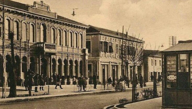 “Mrekullia” demokratike e Shkodrës së refuzimit të rregullit dhe rendit urban! “Qytet’thi” që gjobën e njeh nga horrat dhe rendin urban si armik të tij dhe demokracisë! “Mrekullia” demokratike e Shkodrës së refuzimit të rregullit dhe rendit urban! “Qytet’thi” që gjobën e njeh nga horrat dhe rendin urban si armik të tij dhe demokracisë!