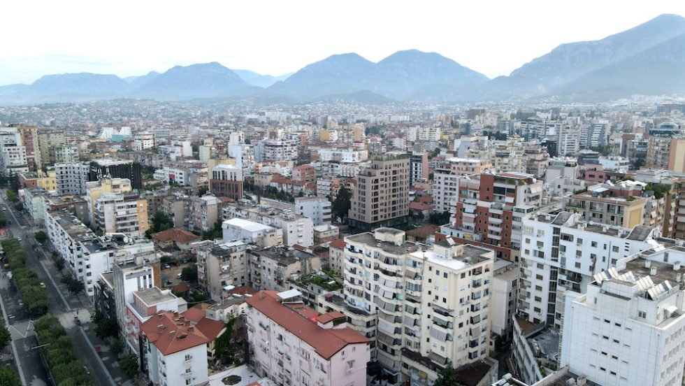 Pse Tirana i ka apartamentet më shtrenjtë se Athina?! Pse Tirana i ka apartamentet më shtrenjtë se Athina?!