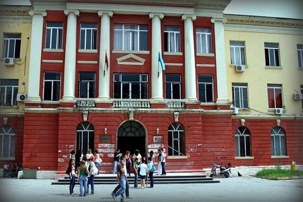 “Diplomat Master janë mashtrimi i dytë më i madh në arsimin e lartë” “Diplomat Master janë mashtrimi i dytë më i madh në arsimin e lartë”