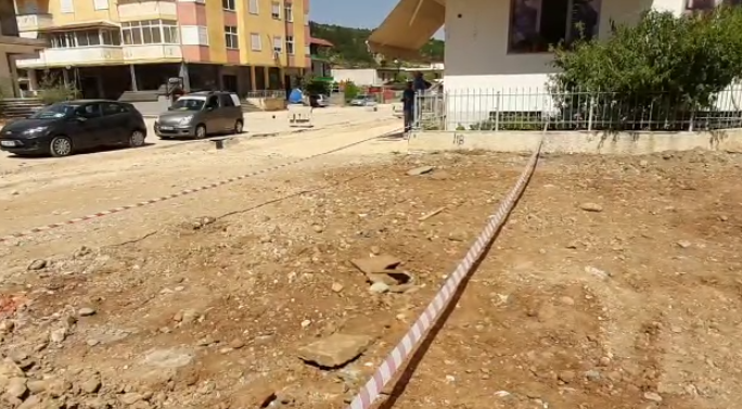 Zbulohet varr masiv i viktimave të diktaturës në Përmet Zbulohet varr masiv i viktimave të diktaturës në Përmet