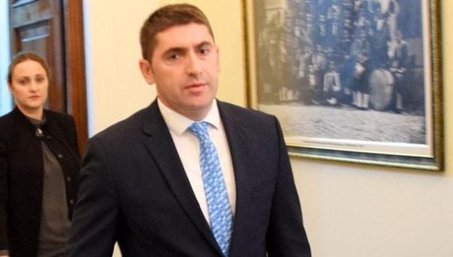 Dy vite pas konfirmimit në detyrë, shkarkohet nga KPA ish-kreu i prokurorisë së Krimeve të Rënda i klanit “gështenja” Dy vite pas konfirmimit në detyrë, shkarkohet nga KPA ish-kreu i prokurorisë së Krimeve të Rënda i klanit “gështenja”