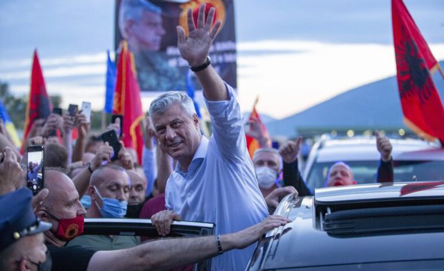 HISTORIKE/ “Vritini serbët”! tifozët e skuadrës serbe thërrasin në kor emrin e Hashim Thaçit: Ndërpritet ndeshja e Partizanit të Beogradit HISTORIKE/ “Vritini serbët”! tifozët e skuadrës serbe thërrasin në kor emrin e Hashim Thaçit: Ndërpritet ndeshja e Partizanit të Beogradit