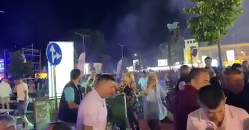 Reagon “flakë për flakë” Bojqeni i VV dhe habit me “mufkat” që këput për sulmin ndaj familjarëve dhe fëmijëve me gazlotësjellës në koncertin e Goran Bregoviç: Ai nuk njeh pavarësinë e Kosovës Reagon “flakë për flakë” Bojqeni i VV dhe habit me “mufkat” që këput për sulmin ndaj familjarëve dhe fëmijëve me gazlotësjellës në koncertin e Goran Bregoviç: Ai nuk njeh pavarësinë e Kosovës