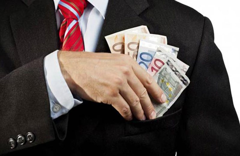 Ish-anëtarët e Gjykatës së Lartë dhe Kushtetuese “sheikët” e sistemit të drejtësisë: Prona, makina, llogari të shumta e biznese kur erdhën me “bukë e gjizë” në gjykata Ish-anëtarët e Gjykatës së Lartë dhe Kushtetuese “sheikët” e sistemit të drejtësisë: Prona, makina, llogari të shumta e biznese kur erdhën me “bukë e gjizë” në gjykata