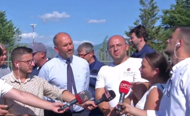 Situata e zjarreve flet shefi politik i delegacionit të BE: Jemi këtu për të mbrojtur bukuritë e natyrës shqiptare Situata e zjarreve flet shefi politik i delegacionit të BE: Jemi këtu për të mbrojtur bukuritë e natyrës shqiptare