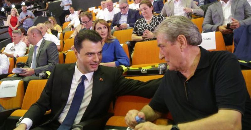 “Basha do e ‘vrasë babain politik’”! Habit ish-deputeti i PD-së: Berisha nuk është lideri historik i Partisë Demokratike