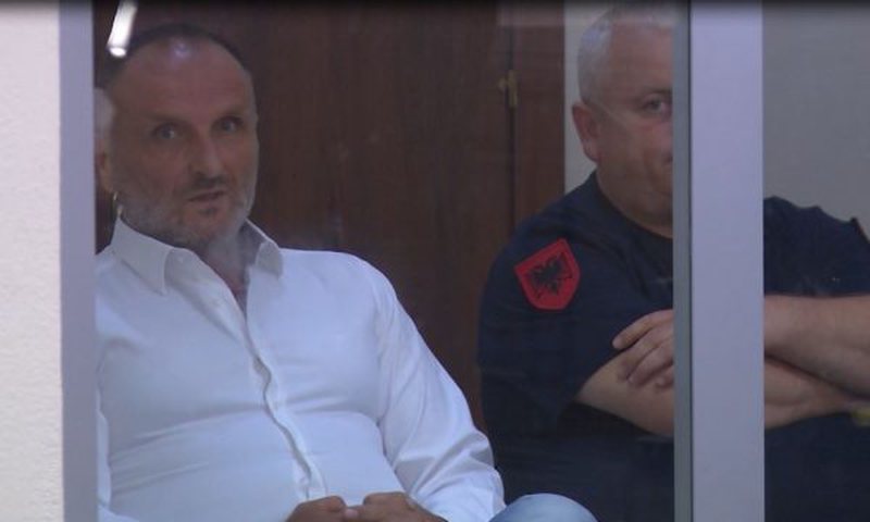 Gjyqi i ish-bodigardit të Berishës, ja dëshmia e mbesës së Sali Berishës për vrasjen e Hajdarit dhe sherri me Izet Haxhinë në sallë Gjyqi i ish-bodigardit të Berishës, ja dëshmia e mbesës së Sali Berishës për vrasjen e Hajdarit dhe sherri me Izet Haxhinë në sallë