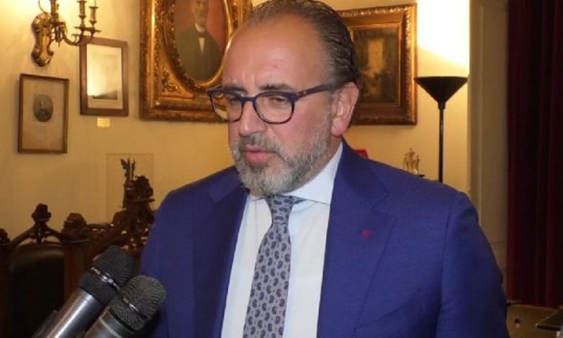 Infektohet me Covid-19 Dritan Leli! Kryebashkiaku i Vlorës jep lajmin dhe prek me mesazhin për vëllain e tij të ndjerë: Edi do jesh gjithmonë pranë nesh! Infektohet me Covid-19 Dritan Leli! Kryebashkiaku i Vlorës jep lajmin dhe prek me mesazhin për vëllain e tij të ndjerë: Edi do jesh gjithmonë pranë nesh!