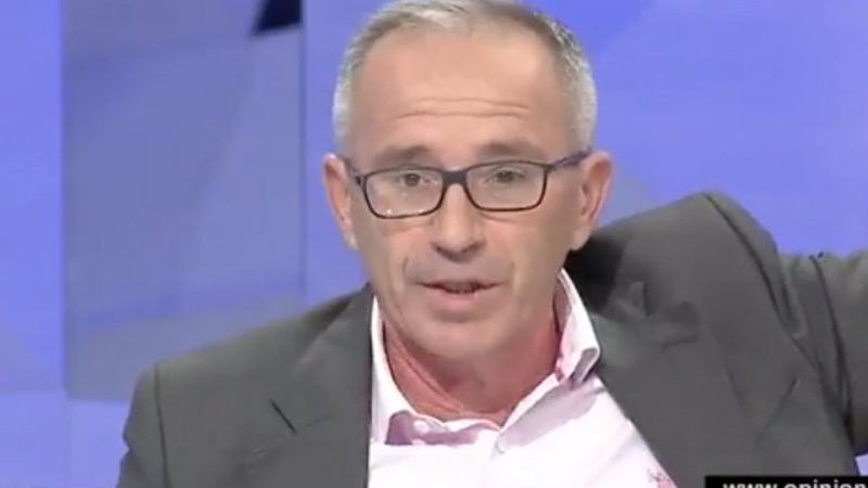 Lëvizje e papritur: “Drynat e sekretit i vari në zinxhirin e florinjtë që mban në qafë Jemin Gjana”! Mark Marku rrëfen gjithçka Ja pse la mandatin e deputetit dhe zbardh skenarët: Basha, kryetar i partisë së Berishës Lëvizje e papritur: “Drynat e sekretit i vari në zinxhirin e florinjtë që mban në qafë Jemin Gjana”! Mark Marku rrëfen gjithçka Ja pse la mandatin e deputetit dhe zbardh skenarët: Basha, kryetar i partisë së Berishës