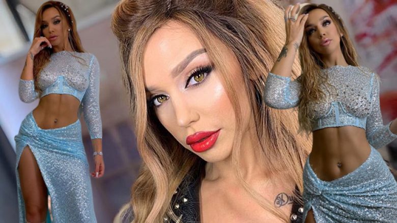 Këngëtarja shqiptare rrëfehet live mes lotësh: I dashuri më ka keqtrajtuar, vajza mos u dashuroni me djem me zinxhira Këngëtarja shqiptare rrëfehet live mes lotësh: I dashuri më ka keqtrajtuar, vajza mos u dashuroni me djem me zinxhira