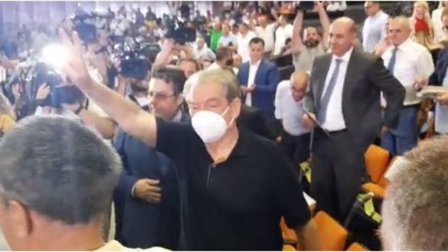 Non grato-ja, katalizatori i “Silosit të Halldupve” Non grato-ja, katalizatori i “Silosit të Halldupve”