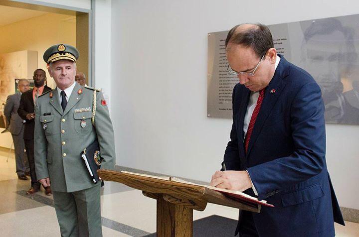 “Turpi dhe marrja s’kanë të sosur”! Gjenerali izhgënjyer Pirro Ahmetaj ish-këshilltari i Bashës: 30 gushti maskaradë, fali o zot se s’dinë çfarë bëjnë! “Turpi dhe marrja s’kanë të sosur”! Gjenerali izhgënjyer Pirro Ahmetaj ish-këshilltari i Bashës: 30 gushti maskaradë, fali o zot se s’dinë çfarë bëjnë!