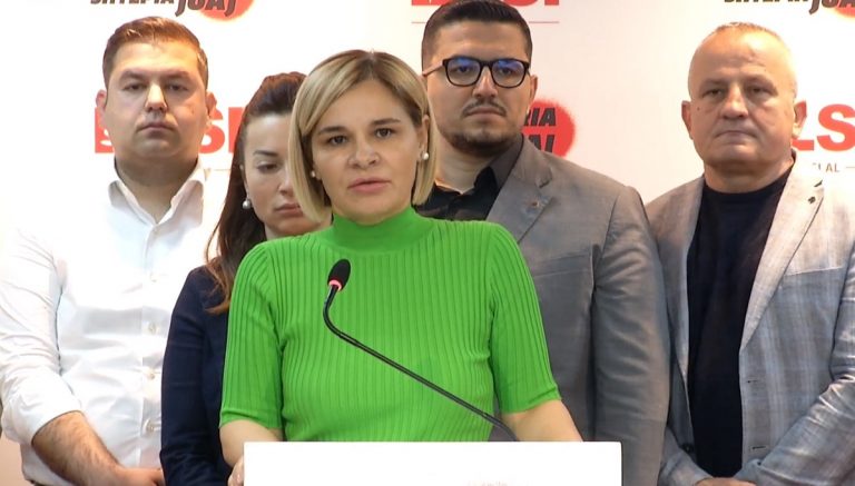 Pas shkrirjes së LSI a është larguar Kryemadhi nga politika?! Pas shkrirjes së LSI a është larguar Kryemadhi nga politika?!