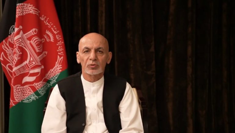 Ish-Presidenti Ashraf Ghaani parlajmëron rikthimin në Afganistan: U detyrova të largohem! Kur ika kisha vetëm rrobat e mia Ish-Presidenti Ashraf Ghaani parlajmëron rikthimin në Afganistan: U detyrova të largohem! Kur ika kisha vetëm rrobat e mia
