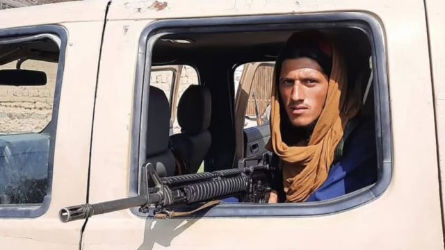 Talebanët marrin kontrollin e të gjitha pikave kufitare, fillojnë të hyjnë në Kabul