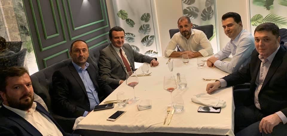 10 arsye: Pse opozita duhet të shkarkojë si kryetar Lulzimin dhe të zgjedhi Albinin? 10 arsye: Pse opozita duhet të shkarkojë si kryetar Lulzimin dhe të zgjedhi Albinin?