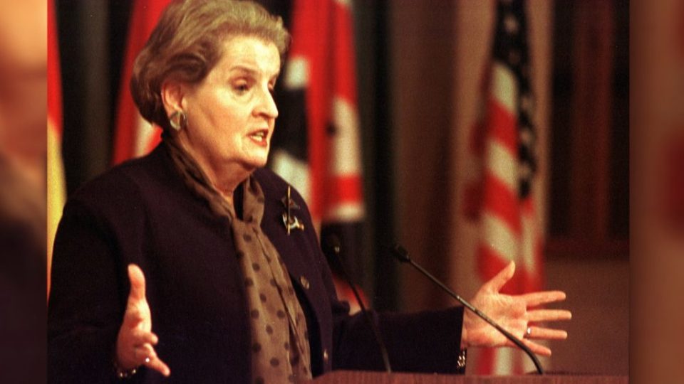 Strehimi i afganëve, ish-sekretarja e Shtetit falenderon Shqipërinë Strehimi i afganëve, ish-sekretarja e Shtetit falenderon Shqipërinë