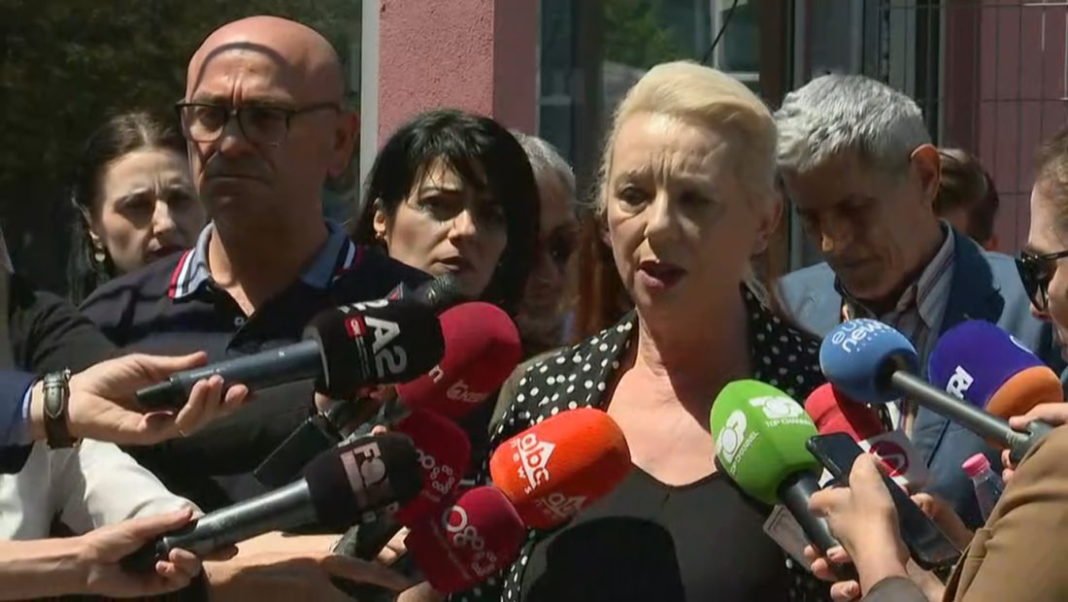 Nuk pranoi nisjen e hetimit ndaj ambasadorit Luigi Soreca, Aleanca për Mbrojtjen e Teatrit kallzon prokuroren e SPAK Nuk pranoi nisjen e hetimit ndaj ambasadorit Luigi Soreca, Aleanca për Mbrojtjen e Teatrit kallzon prokuroren e SPAK