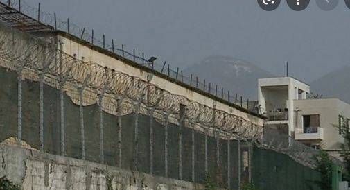 Letër nga ferri: Të paraburgosurit e 313-ës leksion shoqërisë nga qelitë! Letër nga ferri: Të paraburgosurit e 313-ës leksion shoqërisë nga qelitë!