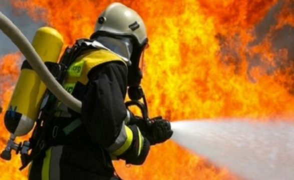 Italia në “luftë” me flakët, shkon në gjashtë numri i viktimave