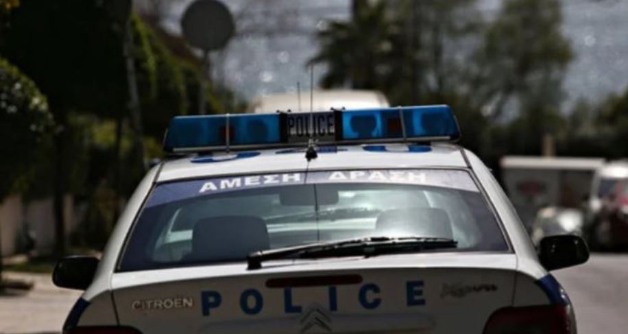 Nuk pranoi t’i çonte klientit kafen në banesë, shqiptari qëllohet me armë në Greqi Nuk pranoi t’i çonte klientit kafen në banesë, shqiptari qëllohet me armë në Greqi